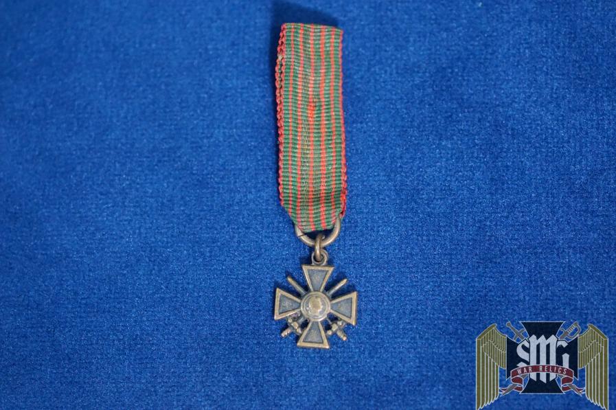 French Croix De Guerre Miniature Medal