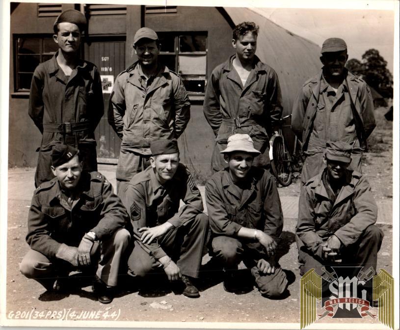Photo of 34th Photo Recon Serviceman Group shot 10×7″ Roger Aubry Estate