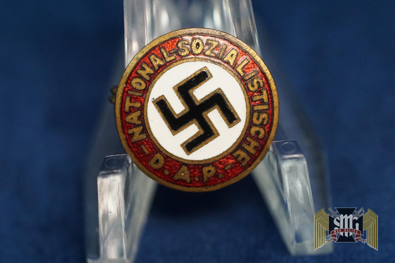 Pre RZM Small size NSDAP Party Badge No maker