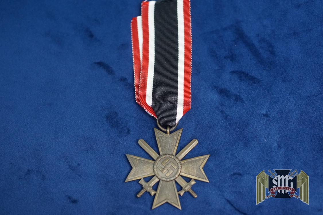 War Merit Cross Second class w/ swords by Rudolf Wächtler & Lange Marked 100