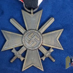 War Merit Cross Second class w/ swords by Rudolf Wächtler & Lange Marked 100