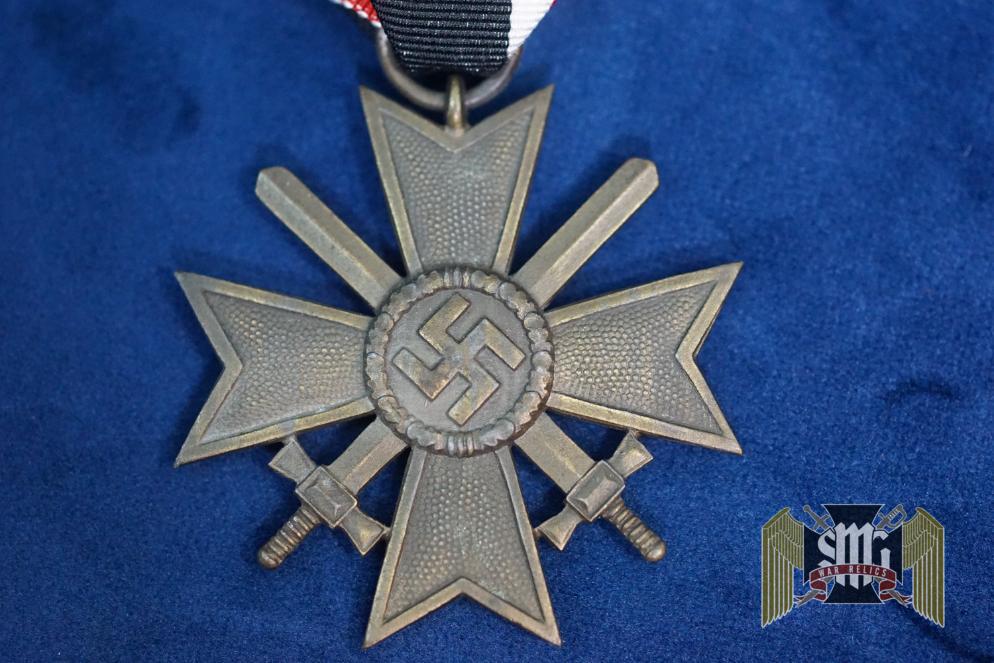 War Merit Cross Second class w/ swords by Rudolf Wächtler & Lange Marked 100
