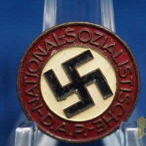 NSDAP Party badge by M9/312 Fritz Mannheim