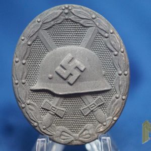 Silver Wound badge by Klein & Quenzer Marked 65