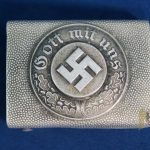 Police buckle