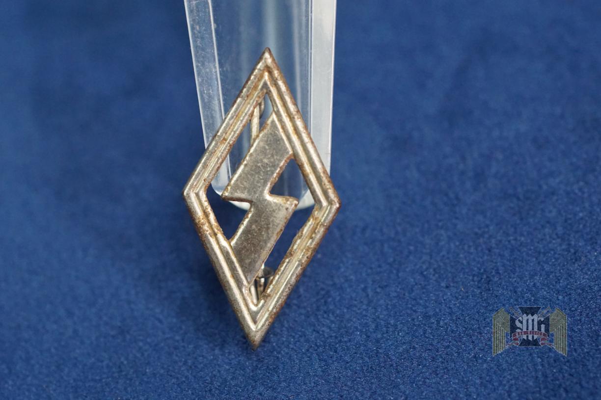 DJ Member pin